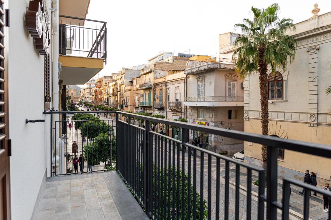 Casa Vacanze Del Corso Bagheria Bagian luar foto