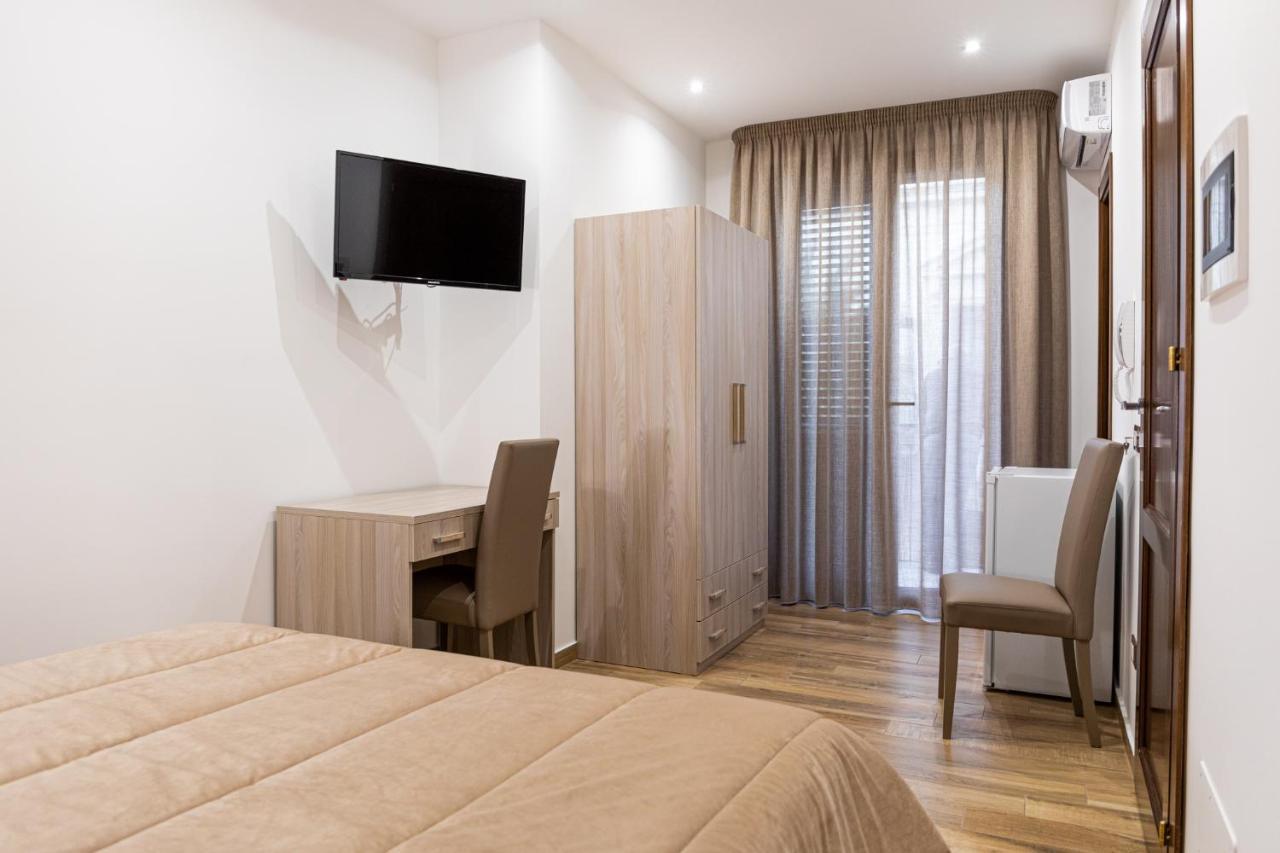 Casa Vacanze Del Corso Bagheria Bagian luar foto